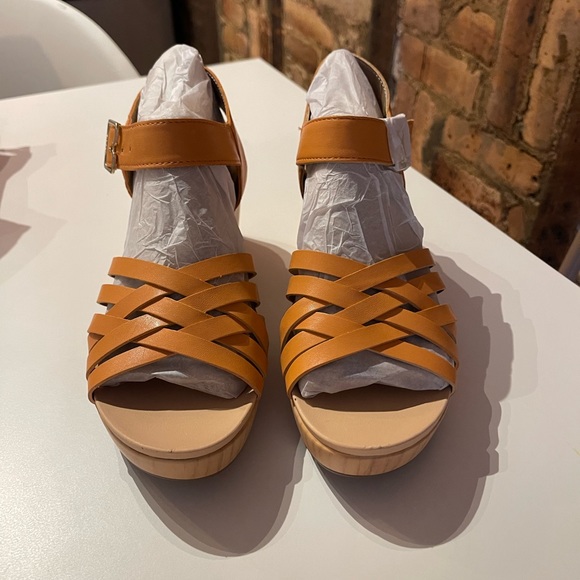 Brand New Dr. Scholl’s First if All Sandal - Picture 3 of 4